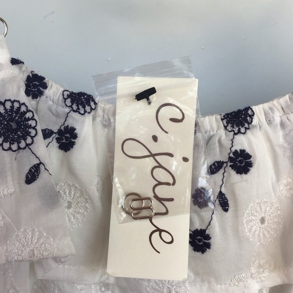 JOA White Embroidered Eyelet Off Shoulder Romper Size Small NWT - Picture 7 of 7